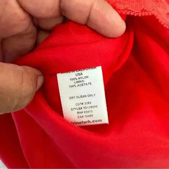 Trina‎ Turk Red Eyelet Dress Size 2 Peekaboo Back Cut Out - Picture 9 of 14